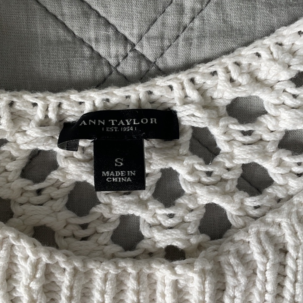 Ann Taylor 1/2 Sleeve Cream Sweater - Size Small - Picture 6 of 6
